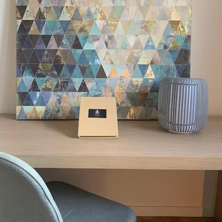 Black House - Feel The Vibe Vigo